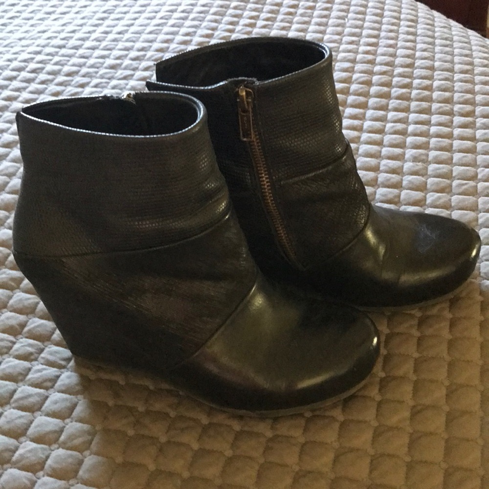 OTBT Dharma Wedge Bootie
